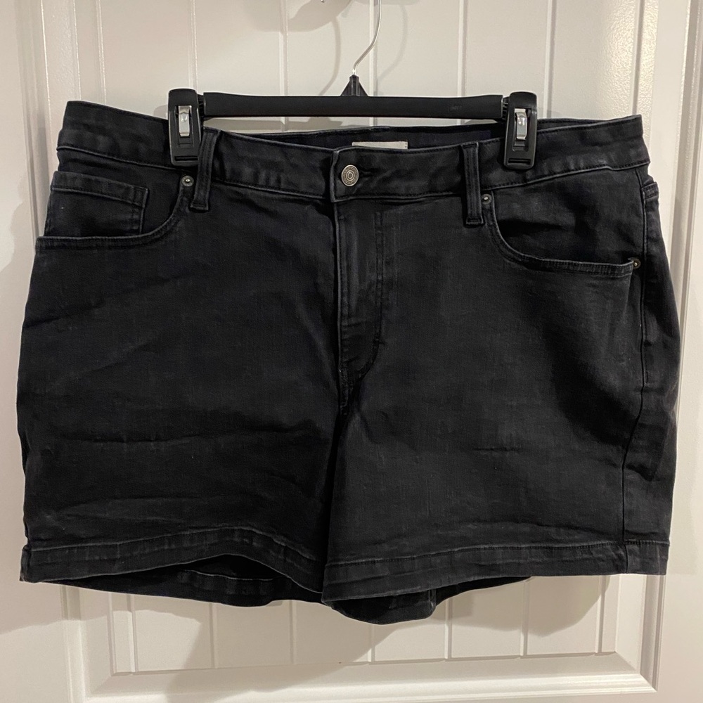 🛍️SALE…Women's Black Denim Shorts